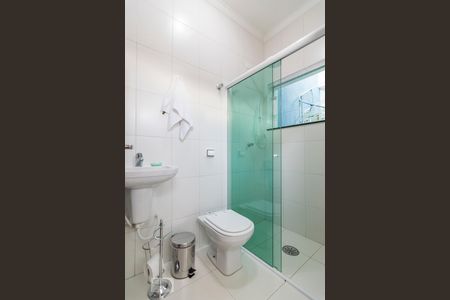 Casa à venda com 300m², 3 quartos e 6 vagas Casa à venda com 300m², 3 quartos e 6 vagasBanheiro de Serviço