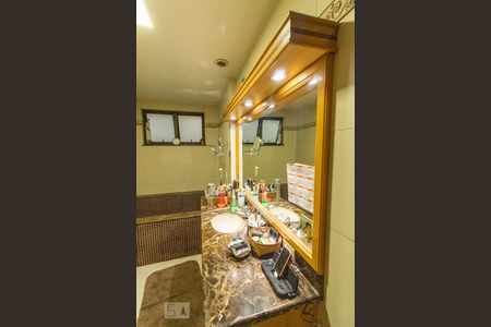 Apartamento para alugar com 300m², 3 quartos e sem vagaBanheiro suíte 1