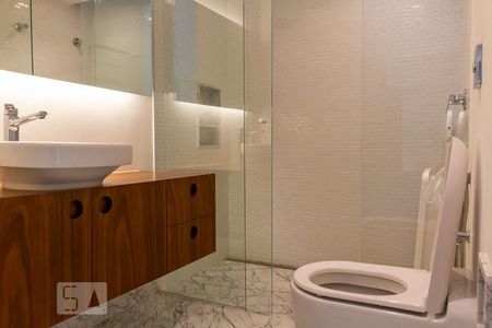 Suite 1 - Banheiro de apartamento para alugar com 2 quartos, 138m² em Sumarezinho, São Paulo