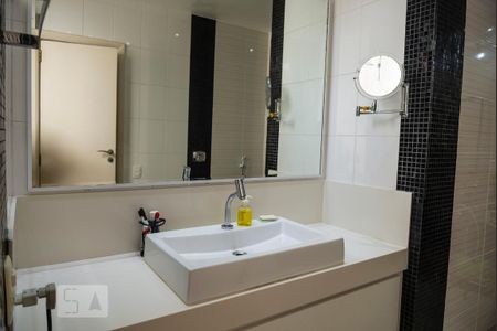 Apartamento para alugar com 256m², 3 quartos e 1 vaga Apartamento para alugar com 256m², 3 quartos e 1 vagaBanheiro do Quarto 3