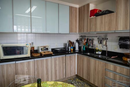 Apartamento para alugar com 256m², 3 quartos e 1 vaga Apartamento para alugar com 256m², 3 quartos e 1 vagaCozinha