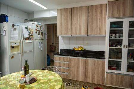 Apartamento para alugar com 256m², 3 quartos e 1 vaga Apartamento para alugar com 256m², 3 quartos e 1 vagaCozinha