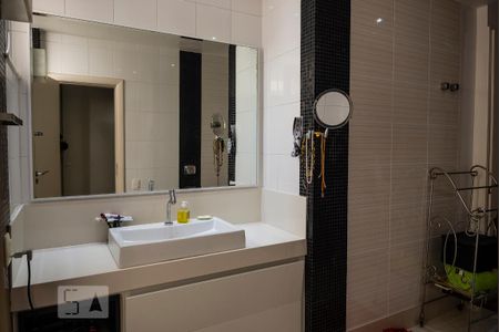 Apartamento para alugar com 256m², 3 quartos e 1 vaga Apartamento para alugar com 256m², 3 quartos e 1 vagaBanheiro do Quarto 3