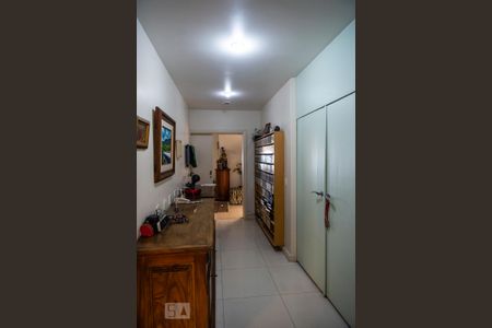 Apartamento para alugar com 256m², 3 quartos e 1 vaga Apartamento para alugar com 256m², 3 quartos e 1 vagaCorredor