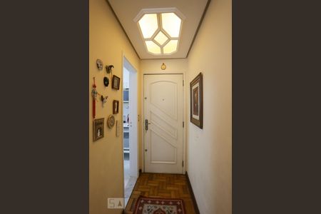 Apartamento à venda com 100m², 2 quartos e 1 vagaCorredor de entrada