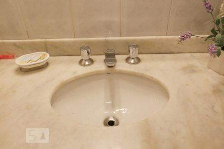 Banheiro de apartamento à venda com 2 quartos, 100m² em Pinheiros, São Paulo