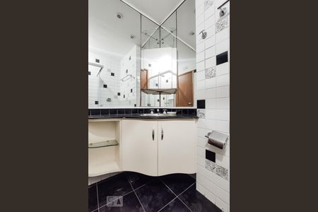 Apartamento para alugar com 140m², 2 quartos e 1 vagaBanheiro - Andar 1