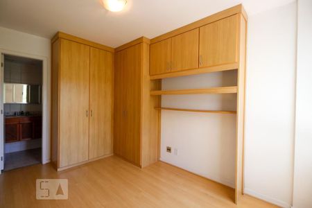Apartamento para alugar com 95m², 2 quartos e 2 vagasSuíte