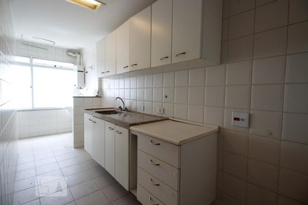 Apartamento para alugar com 95m², 2 quartos e 2 vagasCozinha
