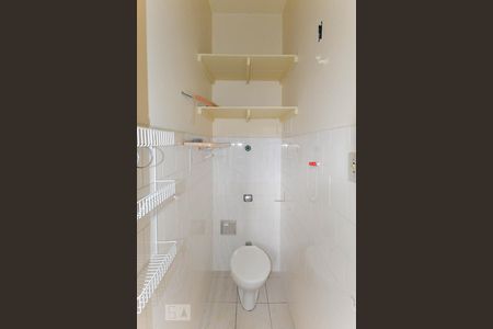 Apartamento à venda com 77m², 2 quartos e sem vagaBanheiro de Serviço