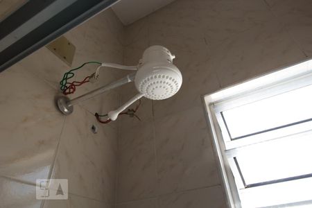 Casa à venda com 180m², 3 quartos e 2 vagas Casa à venda com 180m², 3 quartos e 2 vagasBanheiro Social