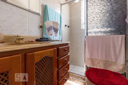 Casa à venda com 180m², 3 quartos e 2 vagas Casa à venda com 180m², 3 quartos e 2 vagasBanheiro Social