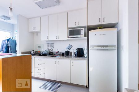 Cozinha de apartamento à venda com 1 quarto, 50m² em Cambuí, Campinas
