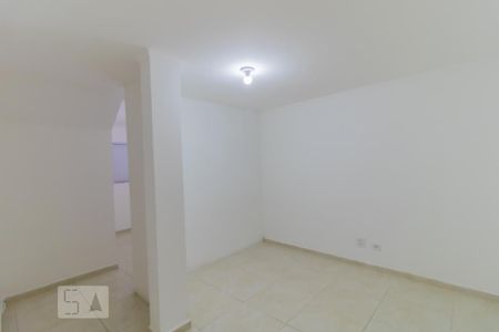 Quarto  de kitnet/studio para alugar com 1 quarto, 35m² em Vila Sílvia, São Paulo
