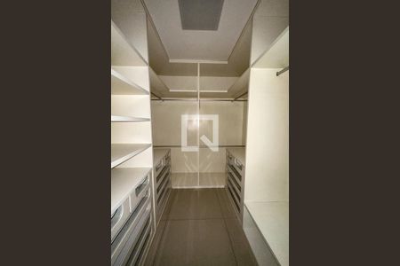 Apartamento para alugar com 170m², 2 quartos e 1 vagaCloset