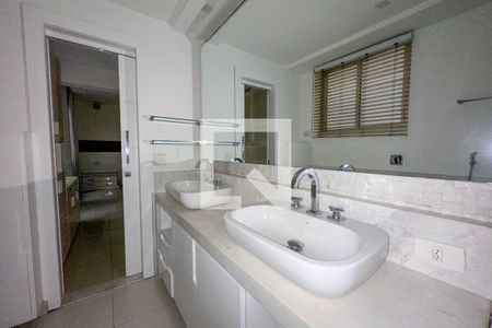 Apartamento para alugar com 170m², 2 quartos e 1 vagaBanheiro - Suíte