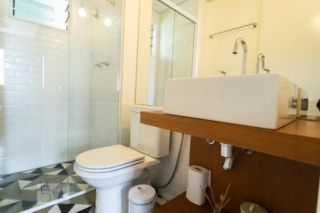 Banheiro 1 de apartamento para alugar com 2 quartos, 70m² em Barra Funda, São Paulo