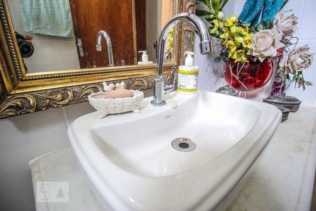 Banheiro Social de apartamento para alugar com 2 quartos, 70m² em Santo Antônio, Belo Horizonte