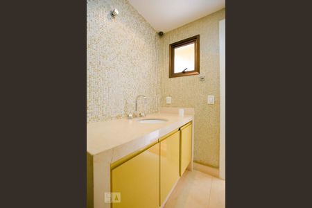 Apartamento para alugar com 330m², 5 quartos e 4 vagasBANHEIRO DA SUITE 3