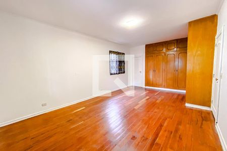 Casa à venda com 400m², 5 quartos e 4 vagasQuarto 2 - Suíte