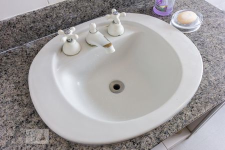 Apartamento à venda com 154m², 3 quartos e 2 vagas Apartamento à venda com 154m², 3 quartos e 2 vagasBanheiro Pia