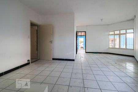 Sala de casa para alugar com 4 quartos, 300m² em Jardim Ernestina, São Paulo