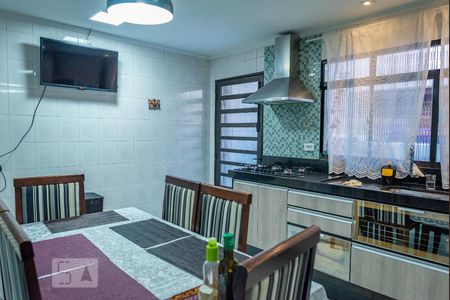 Casa à venda com 98m², 2 quartos e 2 vagas Casa à venda com 98m², 2 quartos e 2 vagasCozinha