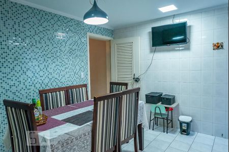 Casa à venda com 98m², 2 quartos e 2 vagas Casa à venda com 98m², 2 quartos e 2 vagasCozinha