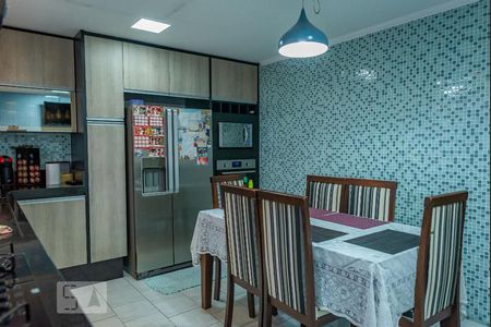 Casa à venda com 98m², 2 quartos e 2 vagas Casa à venda com 98m², 2 quartos e 2 vagasCozinha