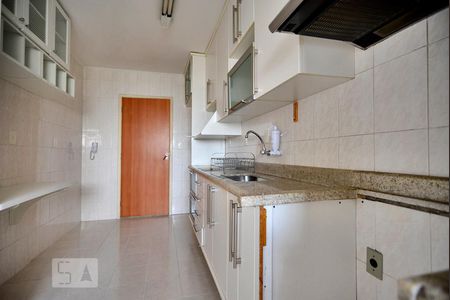 Cozinha de apartamento para alugar com 2 quartos, 70m² em Vila Anglo Brasileira, São Paulo
