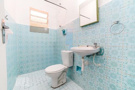 Banheiro de casa para alugar com 2 quartos, 60m² em Jardim Brasil (zona Norte), São Paulo