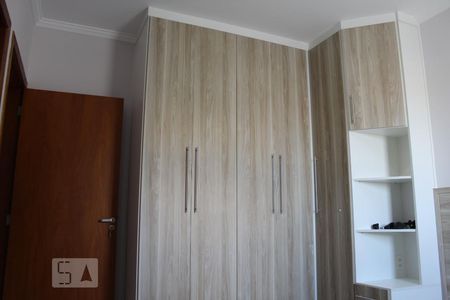 Quarto 1 - Armários de apartamento à venda com 3 quartos, 77m² em Jardim Ermida I, Jundiaí