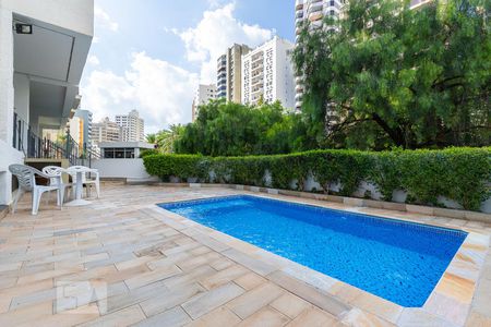 Apartamento para alugar com 109m², 3 quartos e 1 vaga Apartamento para alugar com 109m², 3 quartos e 1 vagaÁrea comum - Piscina