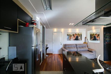 Cozinha de apartamento à venda com 1 quarto, 45m² em Santo Amaro, São Paulo