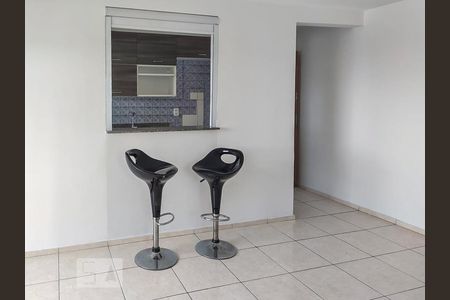 Sala - Janela retrátil para cozinha de apartamento para alugar com 2 quartos, 47m² em Irajá, Rio de Janeiro