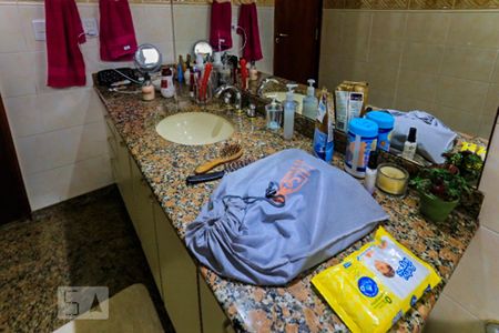 Apartamento para alugar com 279m², 5 quartos e 6 vagasBanheiro da Suíte
