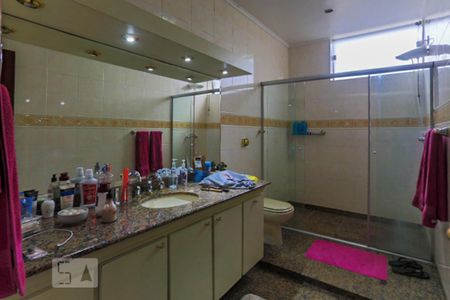 Apartamento para alugar com 279m², 5 quartos e 6 vagasBanheiro da Suíte