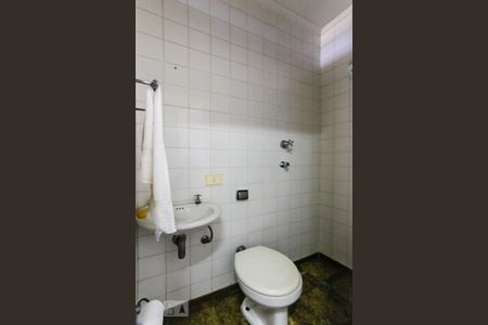 Apartamento para alugar com 279m², 5 quartos e 6 vagasBanheiro de Serviço