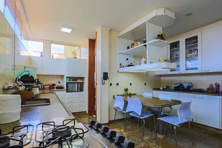 Apartamento para alugar com 279m², 5 quartos e 6 vagasCozinha