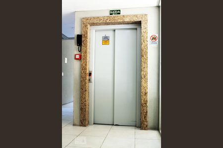 Elevador de apartamento para alugar com 2 quartos, 60m² em Vila Nova, Novo Hamburgo