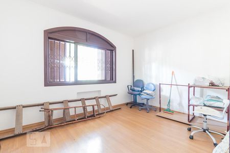 Dormitório 2 de casa à venda com 4 quartos, 240m² em Chácara das Pedras, Porto Alegre