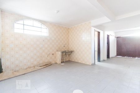 Casa à venda com 240m², 4 quartos e 2 vagas Casa à venda com 240m², 4 quartos e 2 vagasÁrea de Serviço