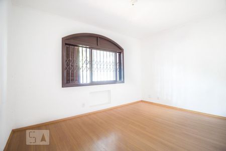 Dormitório 3 de casa à venda com 4 quartos, 240m² em Chácara das Pedras, Porto Alegre