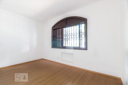 Dormitório 3 de casa à venda com 4 quartos, 240m² em Chácara das Pedras, Porto Alegre