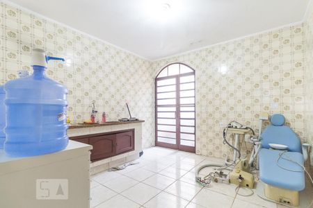 Casa à venda com 240m², 4 quartos e 2 vagas Casa à venda com 240m², 4 quartos e 2 vagasCozinha