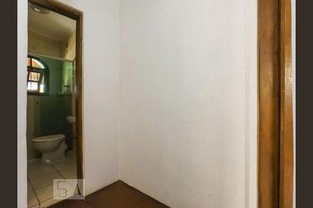 Casa à venda com 98m², 2 quartos e 2 vagasEntrada banheiro