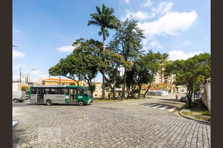 Casa à venda com 98m², 2 quartos e 2 vagasRua tranquila