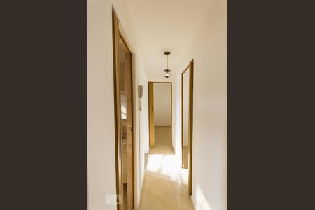 Corredor de apartamento à venda com 2 quartos, 45m² em Taquara, Rio de Janeiro