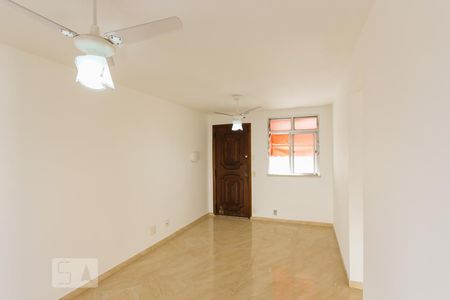 Sala de apartamento para alugar com 2 quartos, 45m² em Taquara, Rio de Janeiro