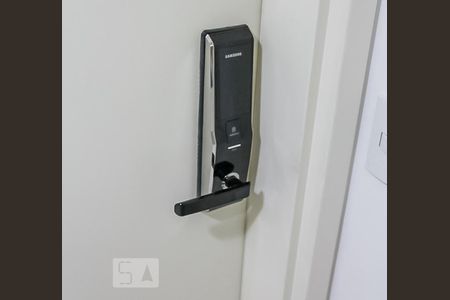 Apartamento para alugar com 92m², 2 quartos e 2 vagasDetalhe Fechadura